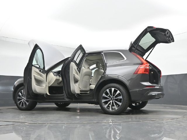 Used 2023 Volvo XC60 B5 Plus w/ Climate Package AWD/4WD image 54