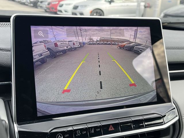 Used 2023 Jeep Compass Limited image 29