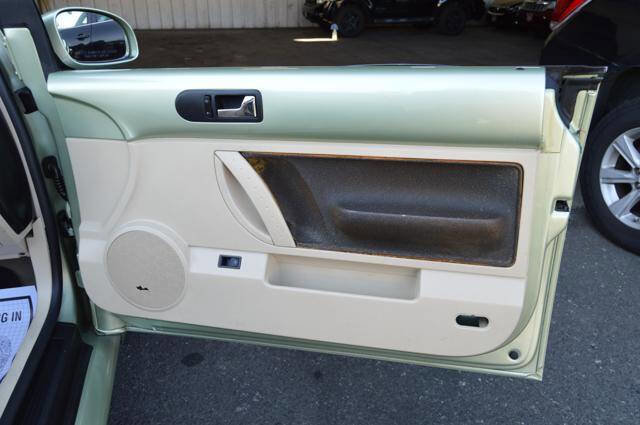 Used 2008 Volkswagen Beetle S image 27