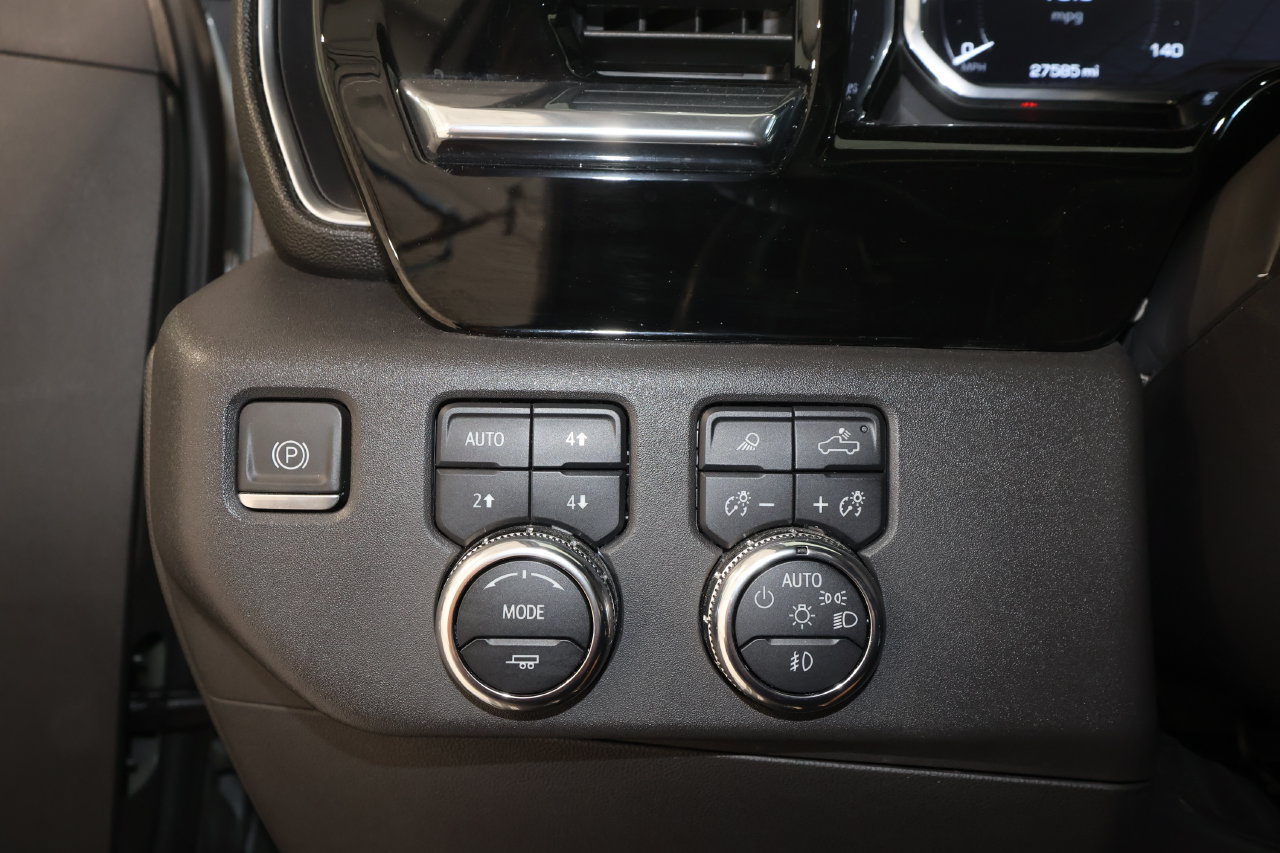 Used 2023 GMC Sierra 1500 SLT w/ SLT Premium Package AWD/4WD image 11
