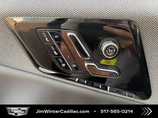 Certified 2025 Cadillac Optiq Luxury 2 w/ LPO, Floor Liner Package AWD/4WD image 22