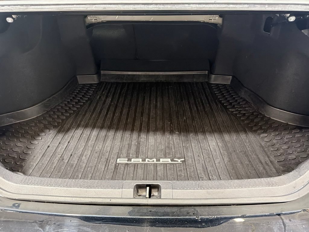 Used 2018 Toyota Camry LE w/ Convenience Package FWD image 16