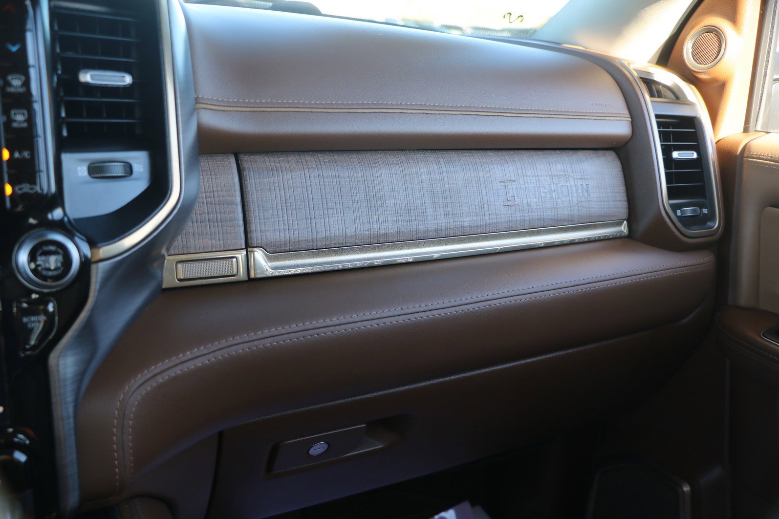 Used 2024 RAM 2500 Limited w/ Safety Group image 33