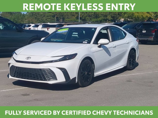 Used 2025 Toyota Camry SE FWD image 10
