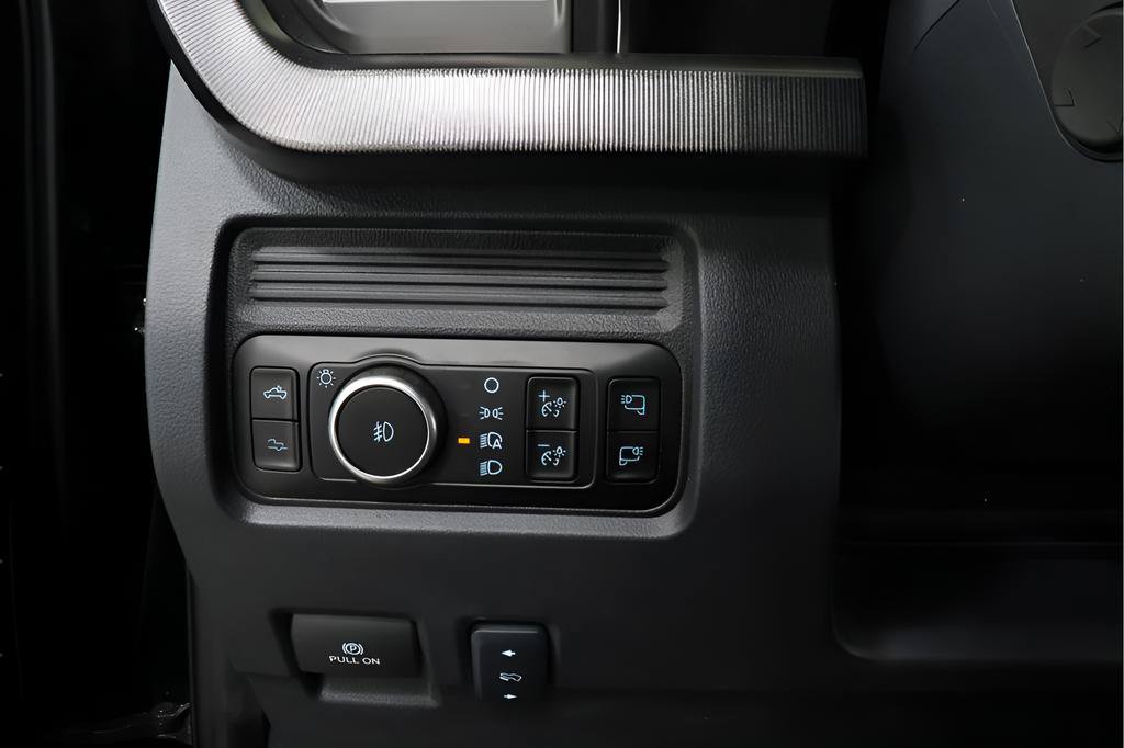 Used 2025 Ford F250 Platinum AWD/4WD image 20