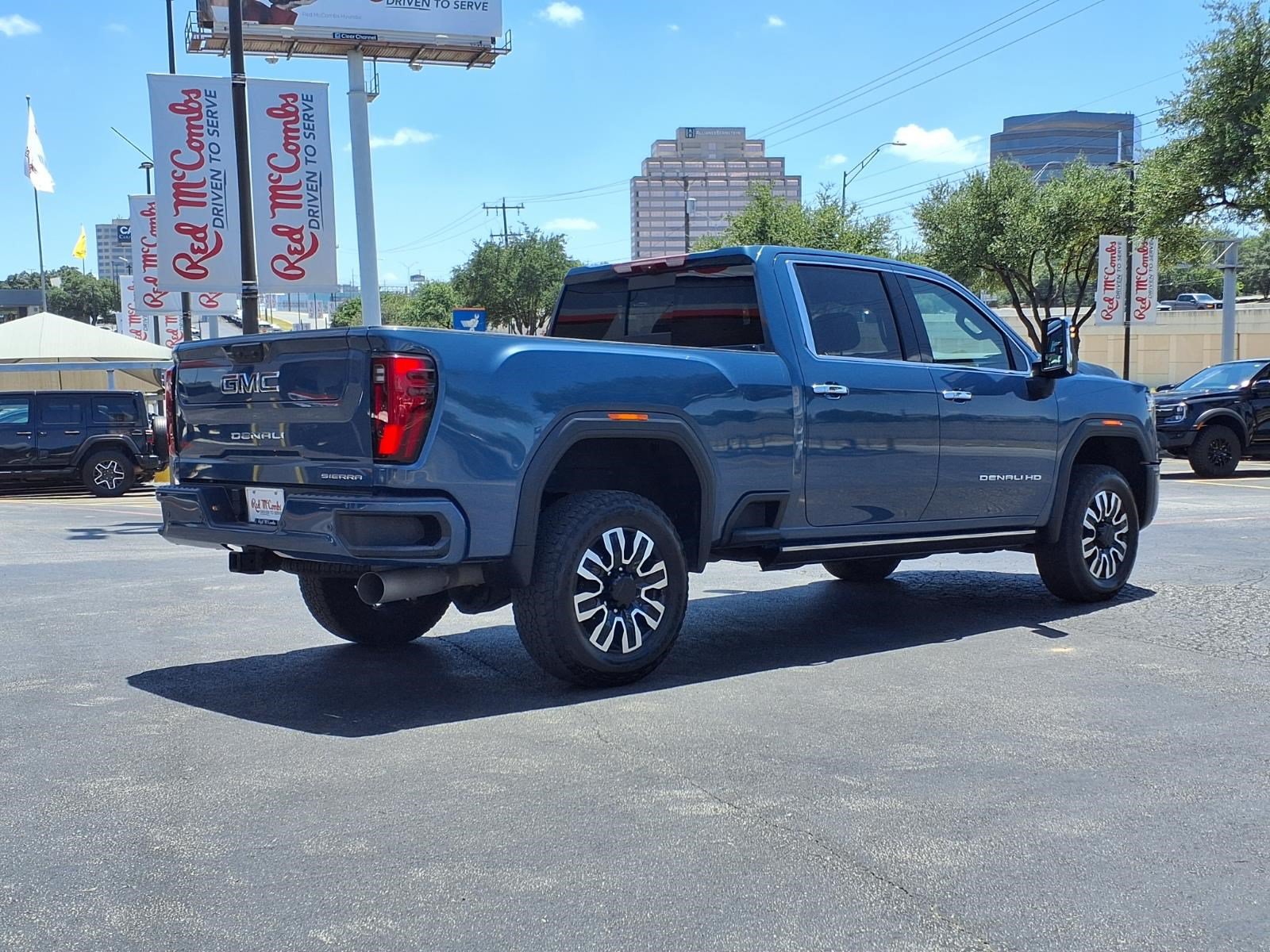 Used 2025 GMC Sierra 2500 Denali Ultimate w/ Max Trailering Package AWD/4WD image 6
