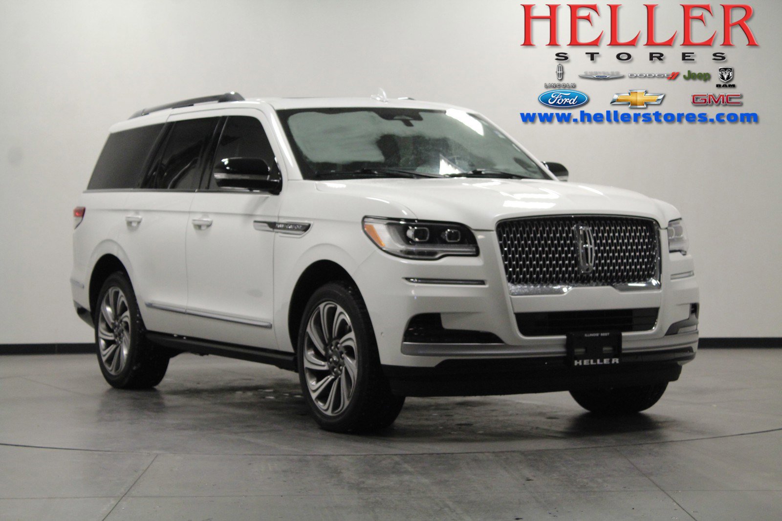 Used 2022 Lincoln Navigator Reserve image 1