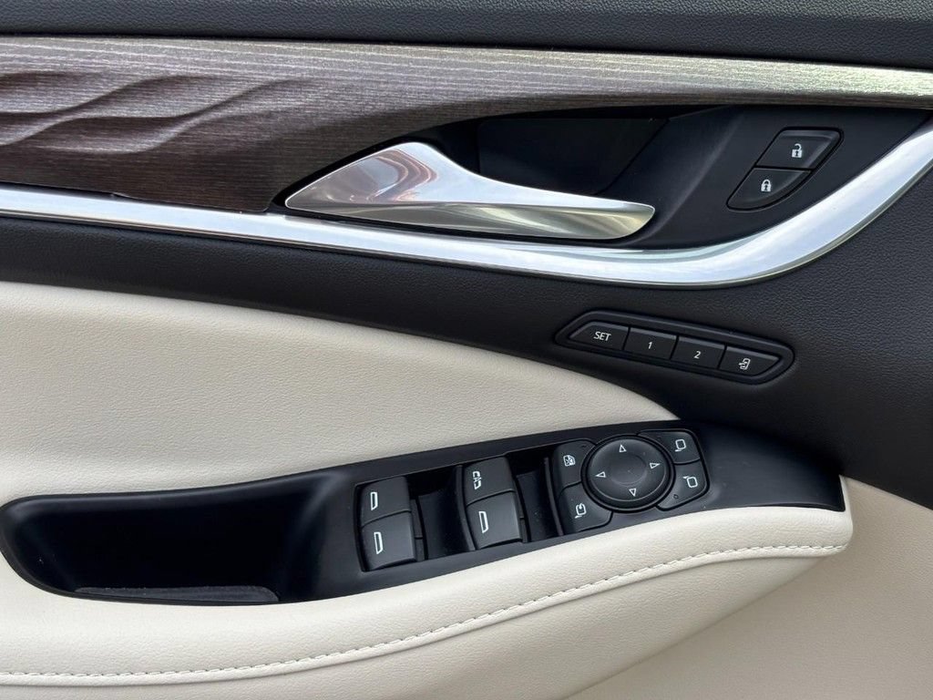 Used 2023 Buick Enclave Avenir w/ Avenir Technology Package AWD/4WD image 18