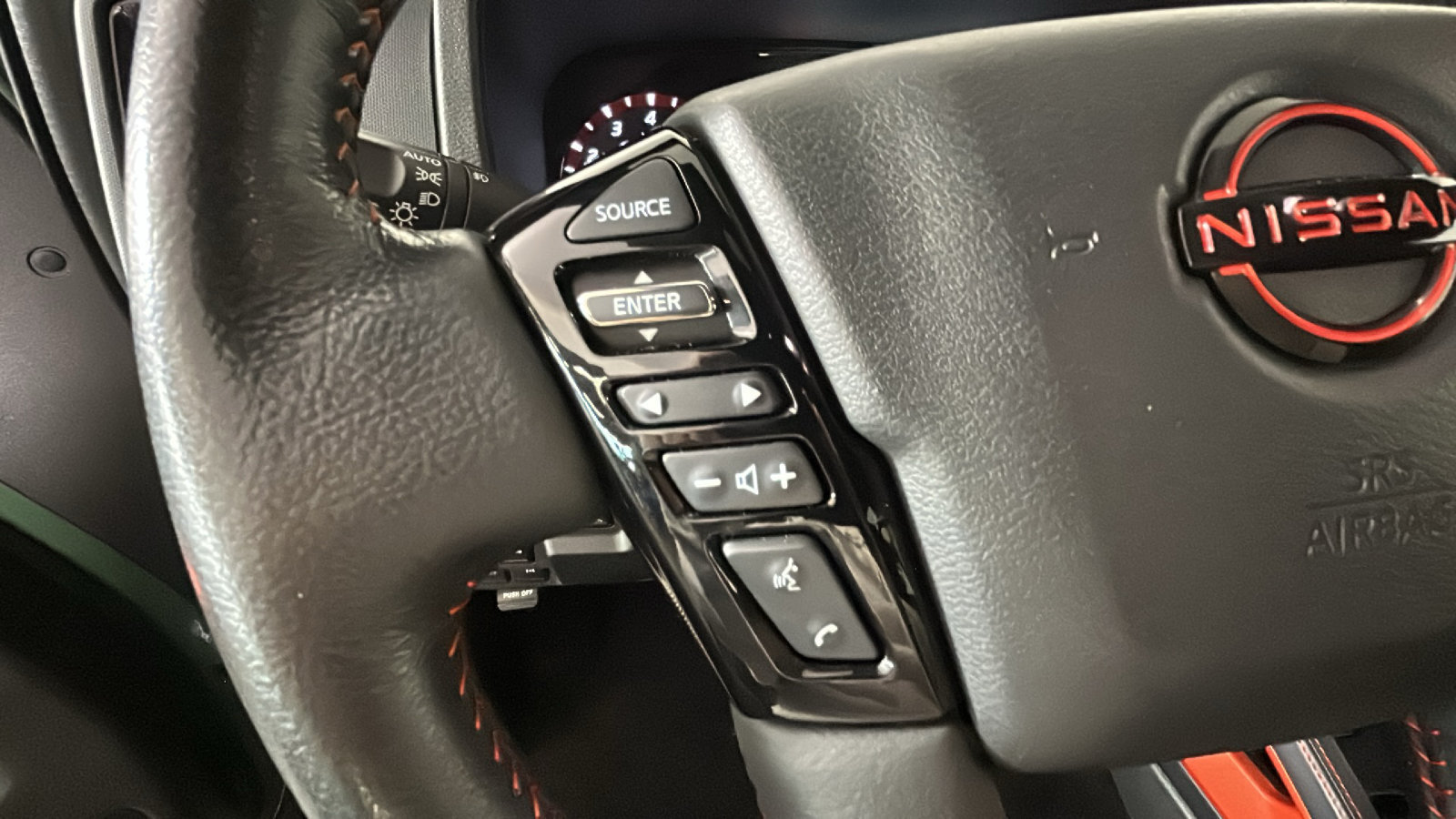 Used 2023 Nissan Frontier PRO-4X w/ Pro Convenience Package AWD/4WD image 19