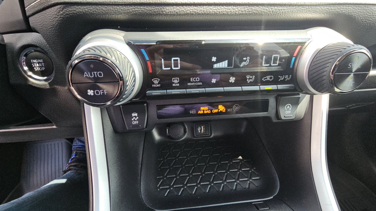 Certified 2025 Toyota RAV4 XLE AWD/4WD image 18