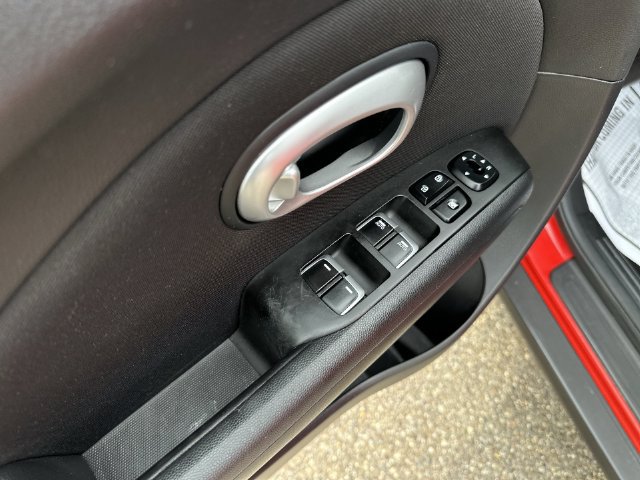 Used 2018 Kia Soul + FWD image 17