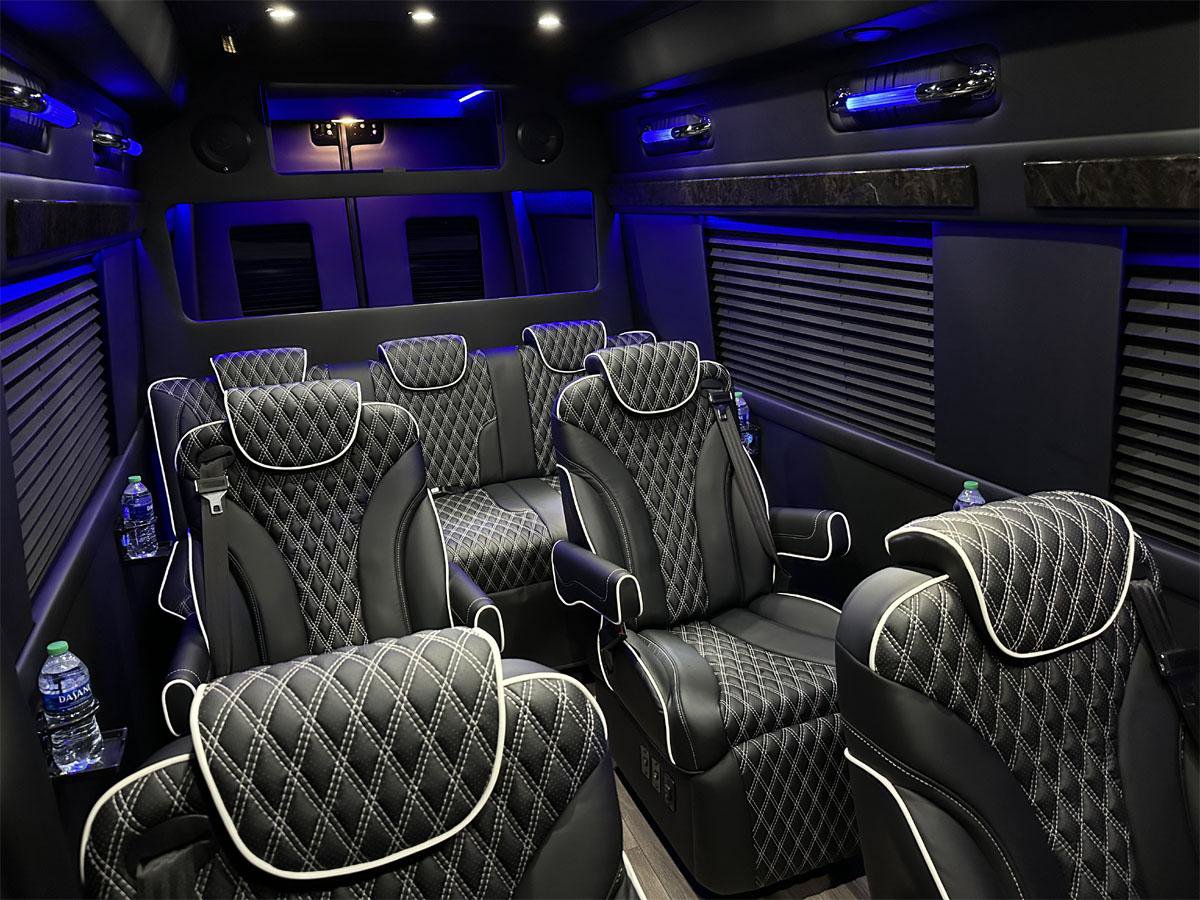 Used 2024 Mercedes-Benz Sprinter 3500 image 14