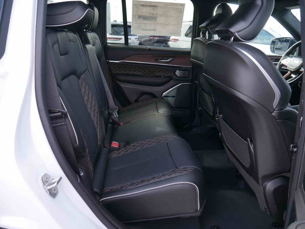 New 2025 Jeep Grand Cherokee Summit w/ Adv Protech Group IV image 20