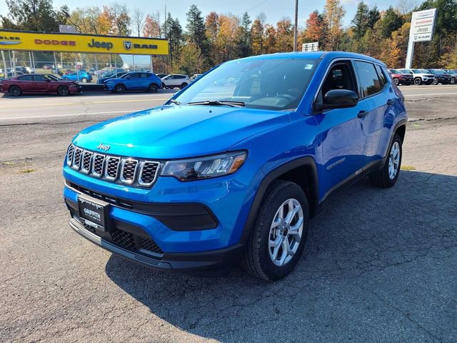 Used 2025 Jeep Compass Sport AWD/4WD image 2