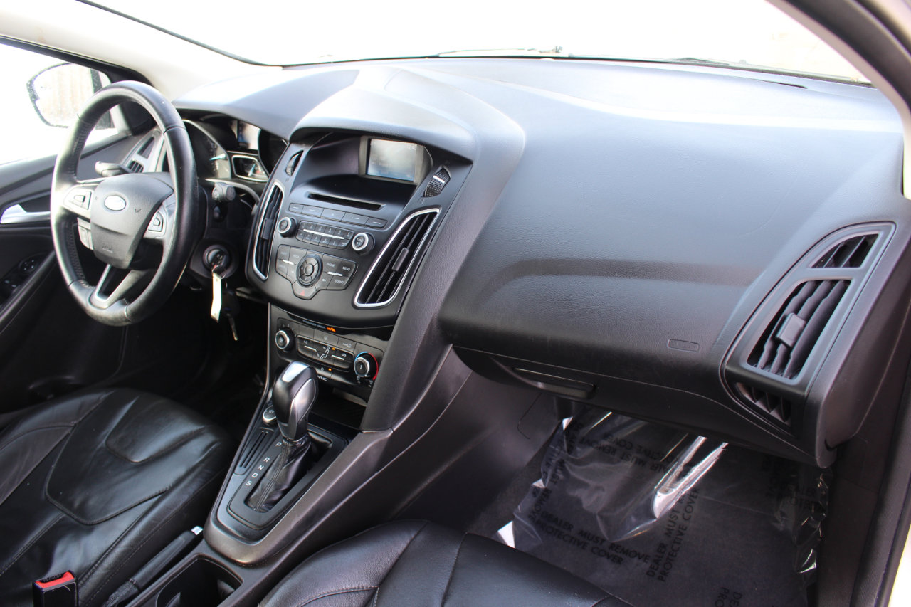 Used 2016 Ford Focus SE w/ Equipment Group 201A image 39