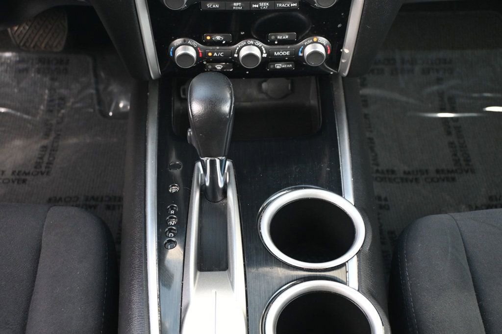 Used 2016 Nissan Pathfinder SV w/ Cargo Package image 12