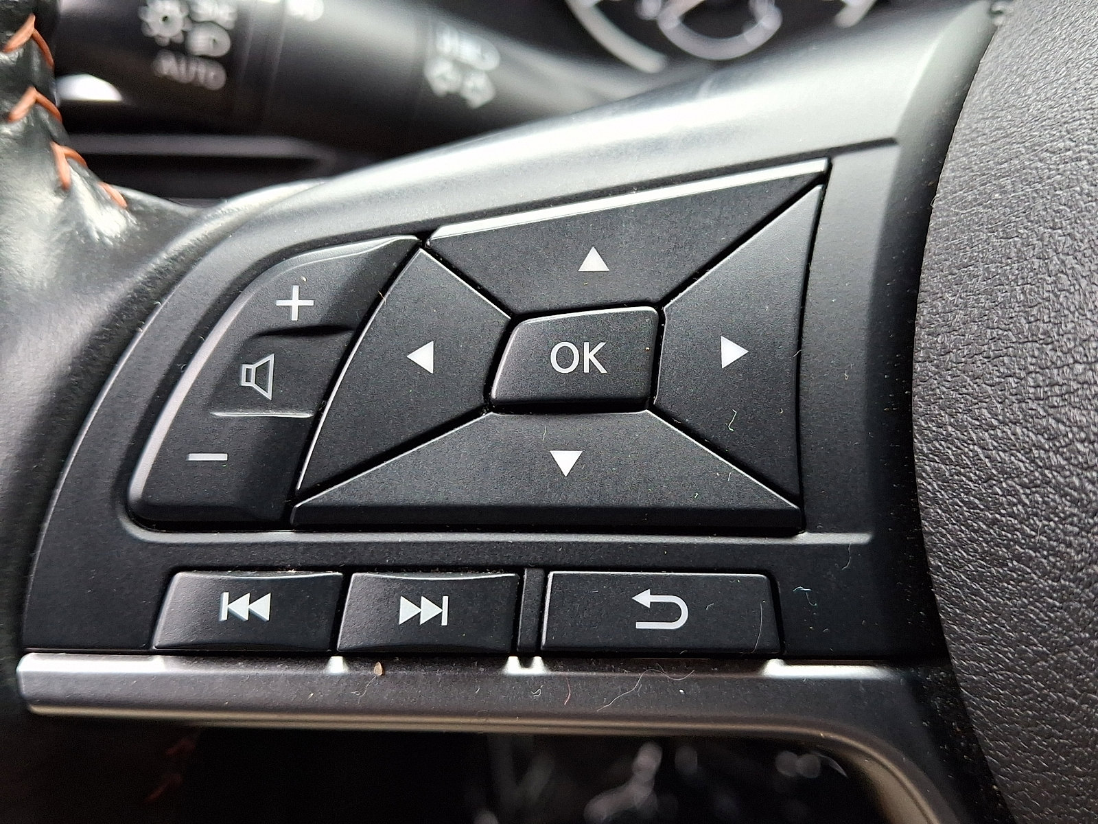 Certified 2023 Nissan Sentra SR w/ Electronics Package image 22