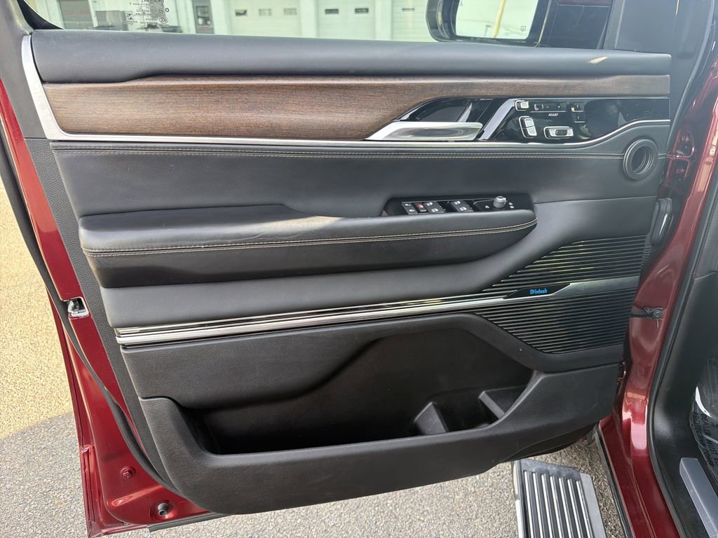 Used 2022 Jeep Grand Wagoneer Series I AWD/4WD image 14