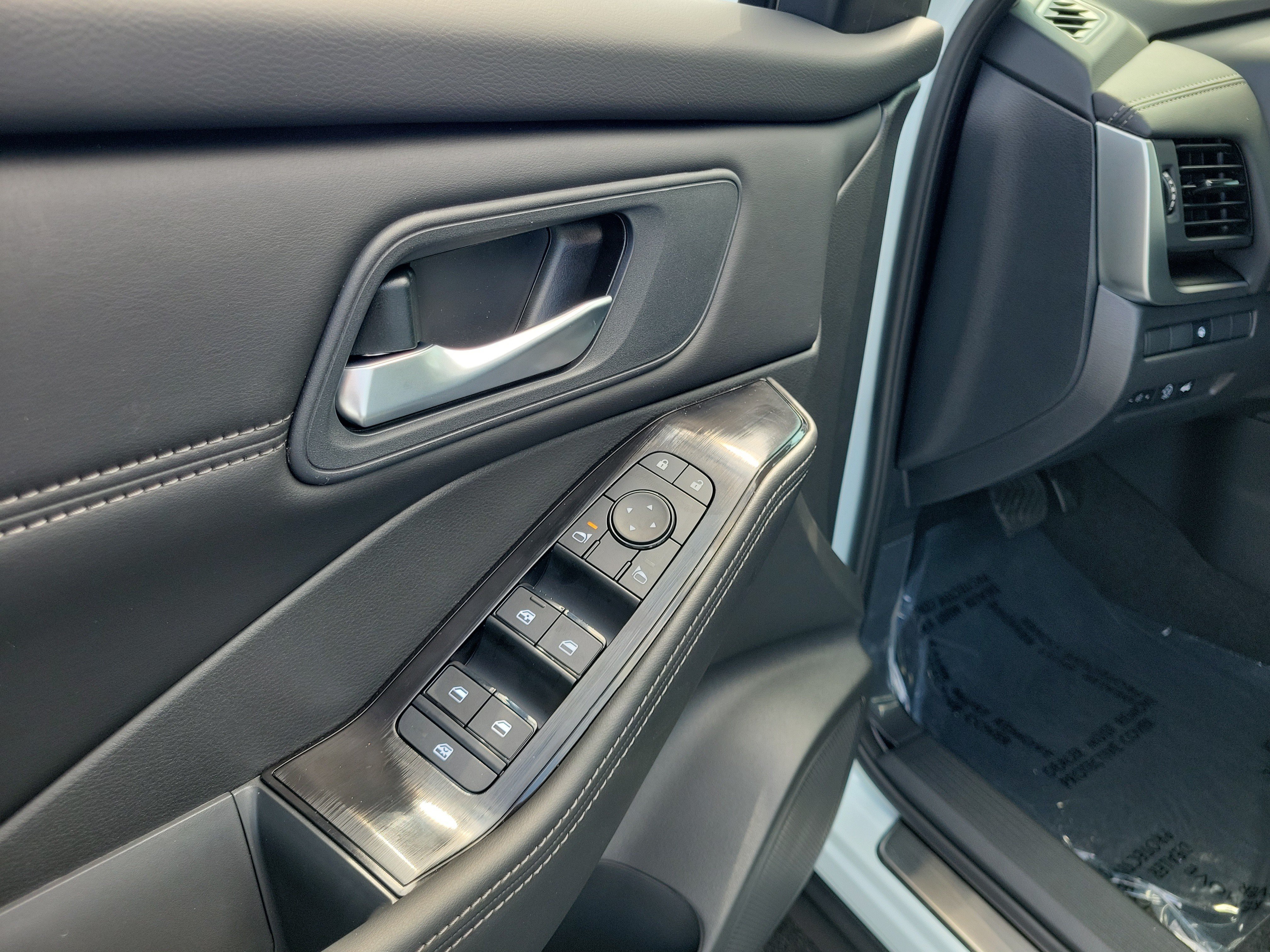 New 2026 Nissan Rogue Dark Armor AWD/4WD image 18