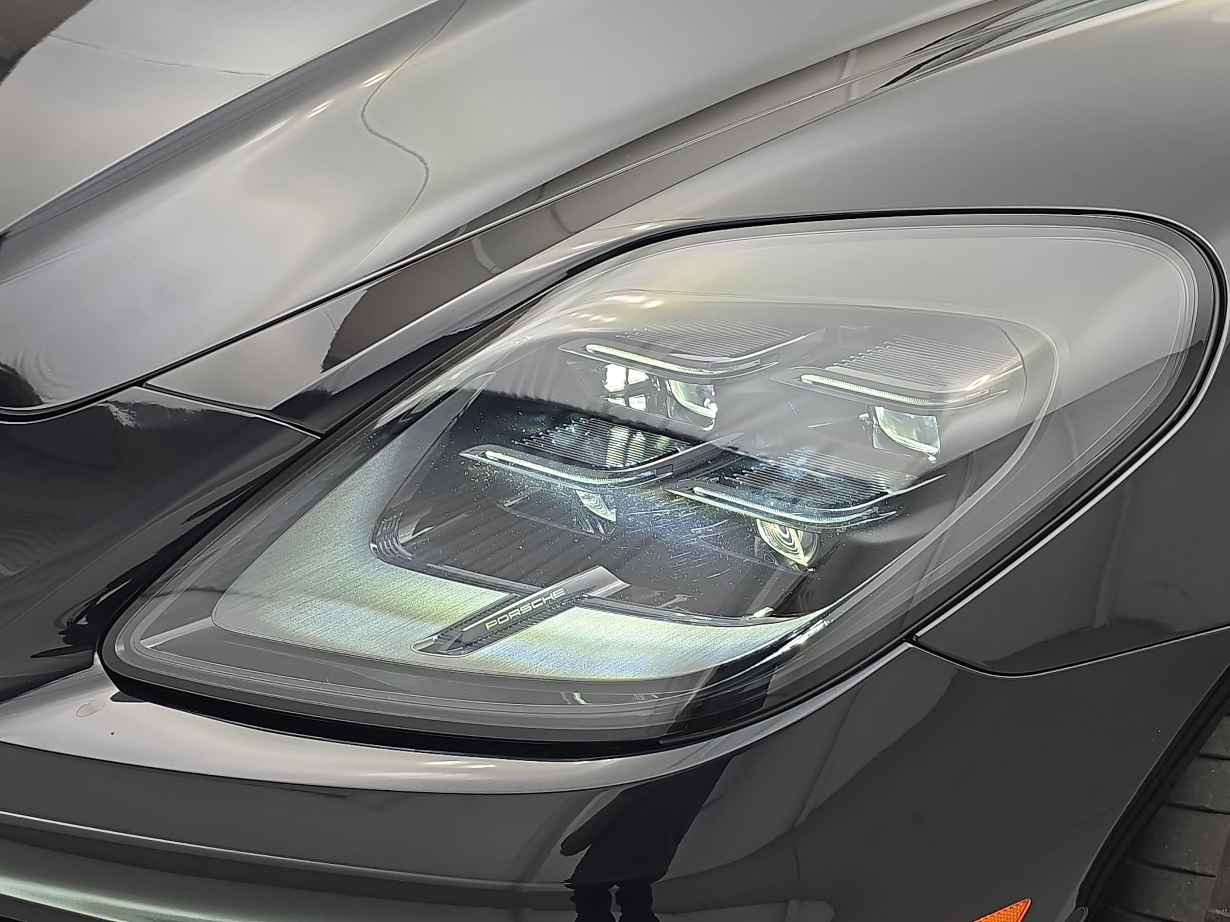 Certified 2025 Porsche Panamera 4 AWD/4WD image 33