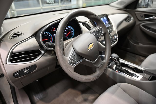 Used 2022 Chevrolet Malibu LT image 19