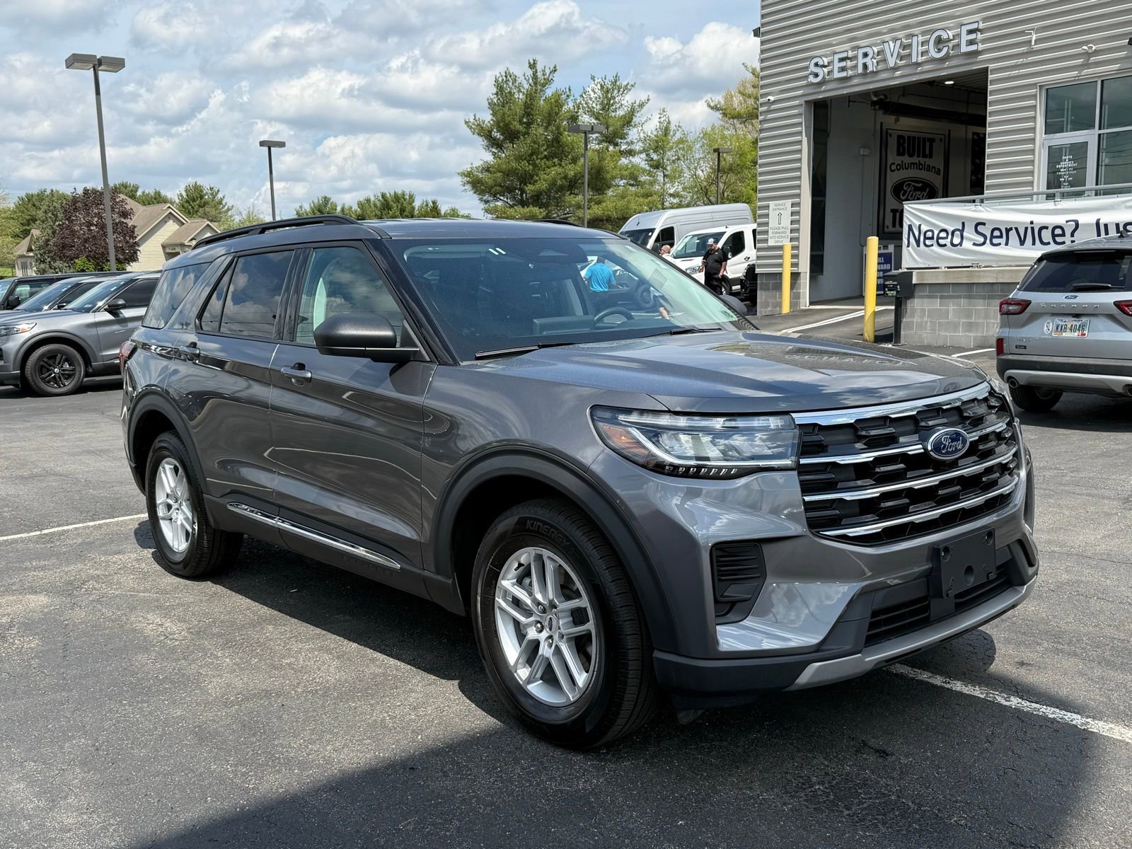 Used 2025 Ford Explorer Active AWD/4WD image 16