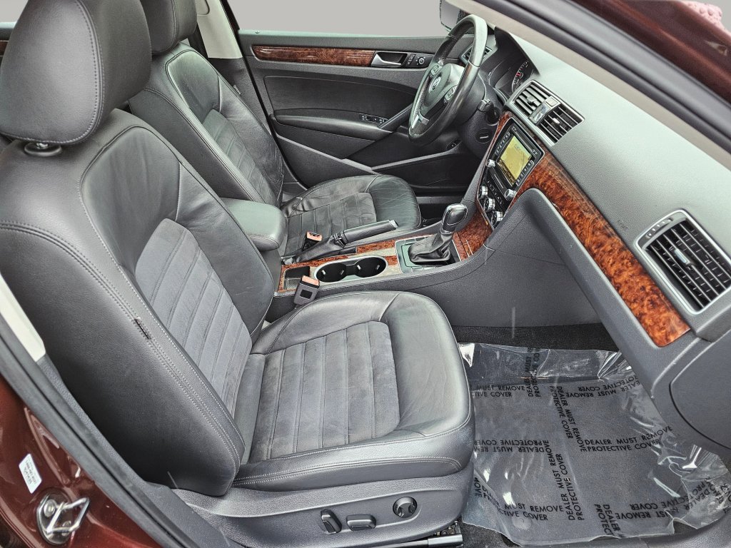 Used 2013 Volkswagen Passat TDI SEL Premium image 27