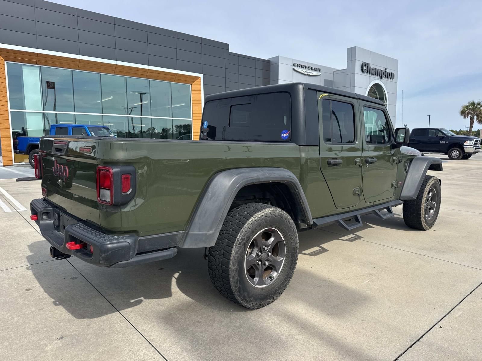 Used 2021 Jeep Gladiator Rubicon AWD/4WD image 7