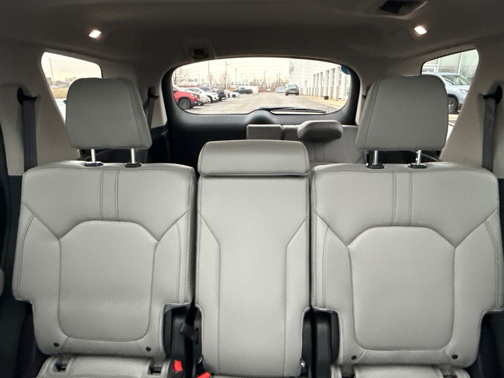 Certified 2025 Honda Pilot Touring image 20
