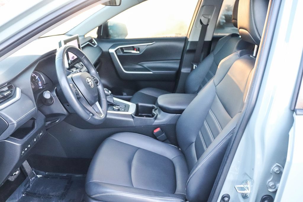 Used 2023 Toyota RAV4 XLE Premium AWD/4WD image 21