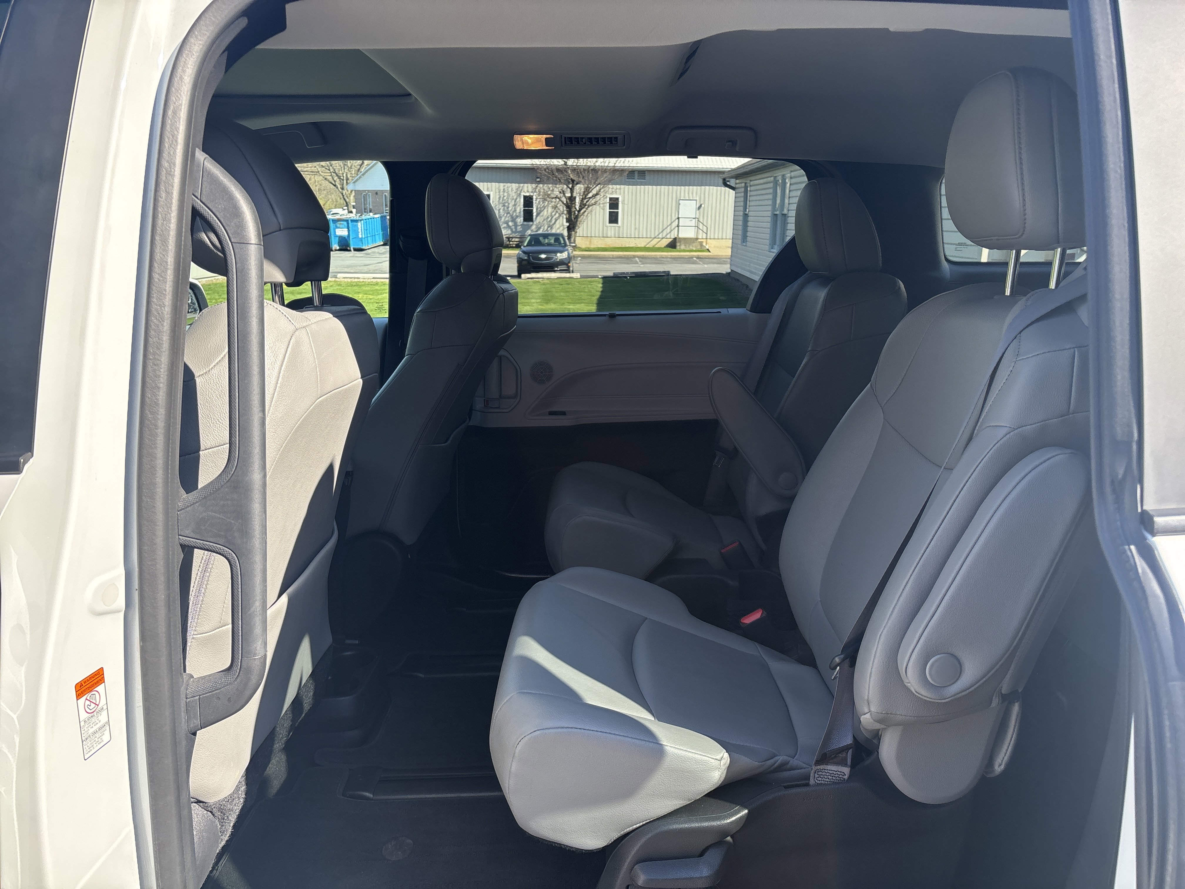 Used 2025 Toyota Sienna XLE image 14