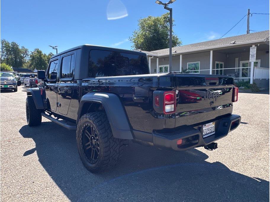 Used 2021 Jeep Gladiator Sport image 5