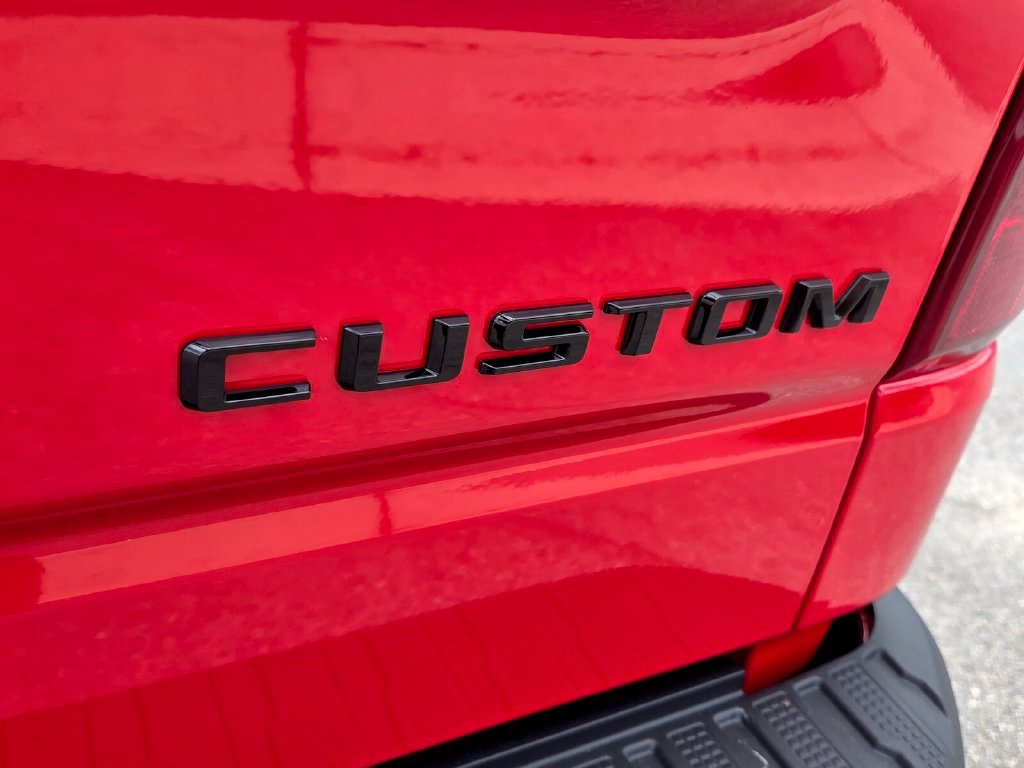 New 2026 Chevrolet Silverado 1500 Custom w/ Turbomax Blackout Package AWD/4WD image 10