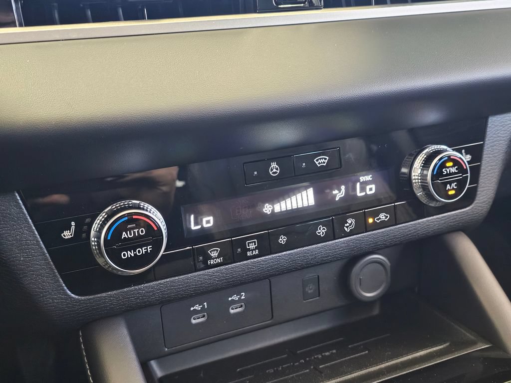 New 2026 Mitsubishi Outlander AWD image 18