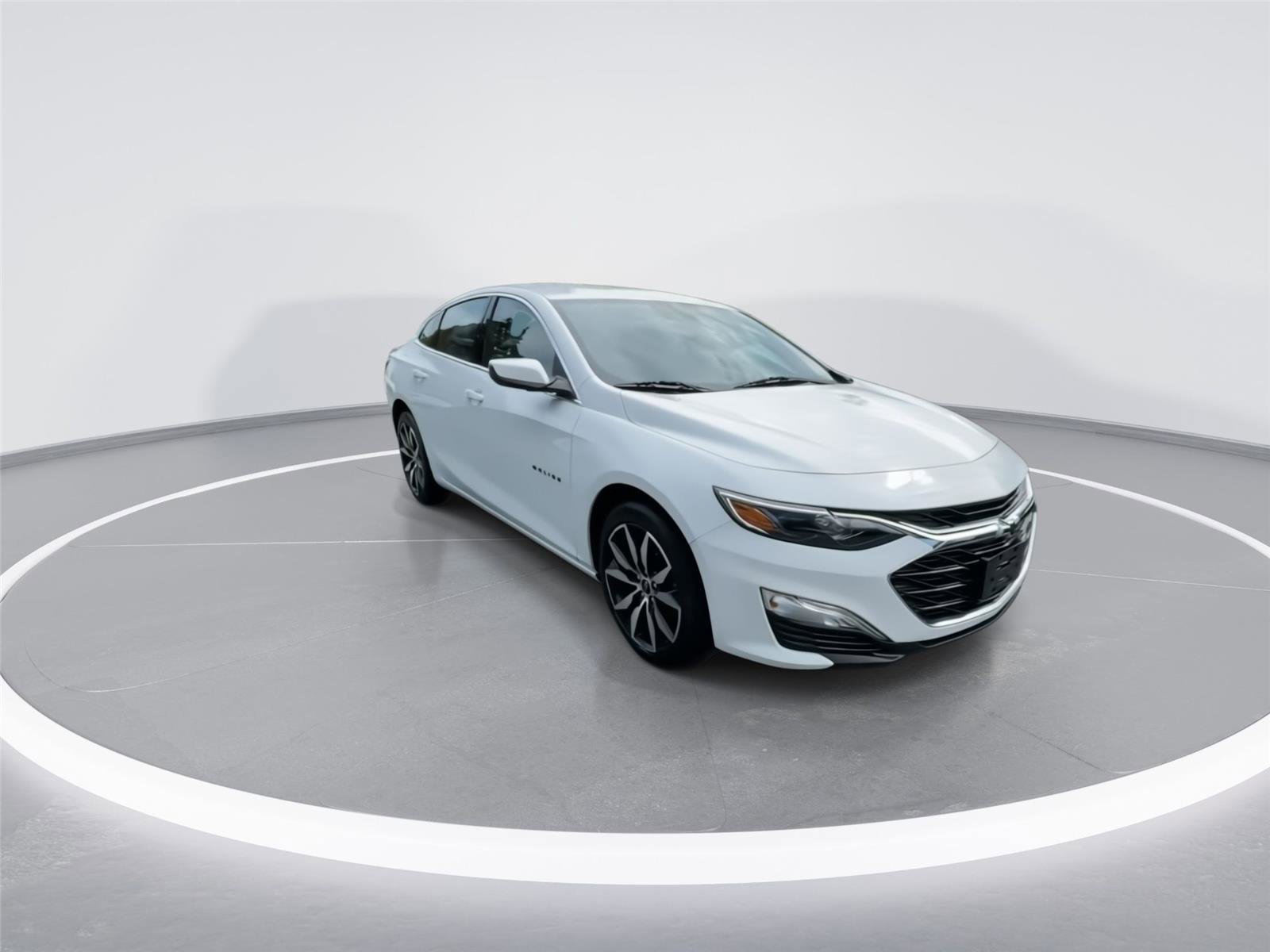 Used 2023 Chevrolet Malibu RS FWD image 2