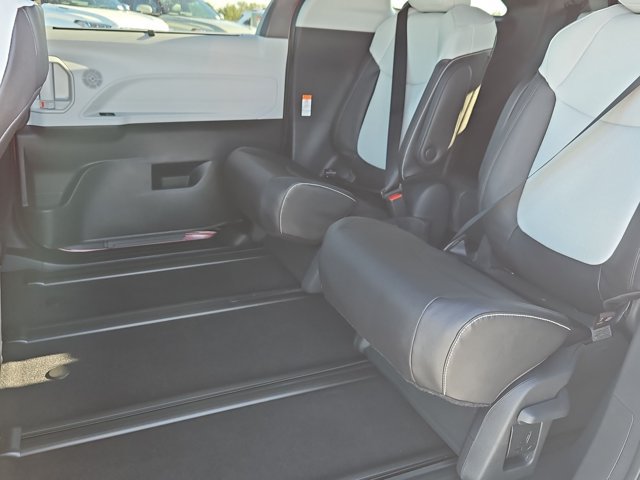 New 2026 Toyota Sienna XSE FWD image 16