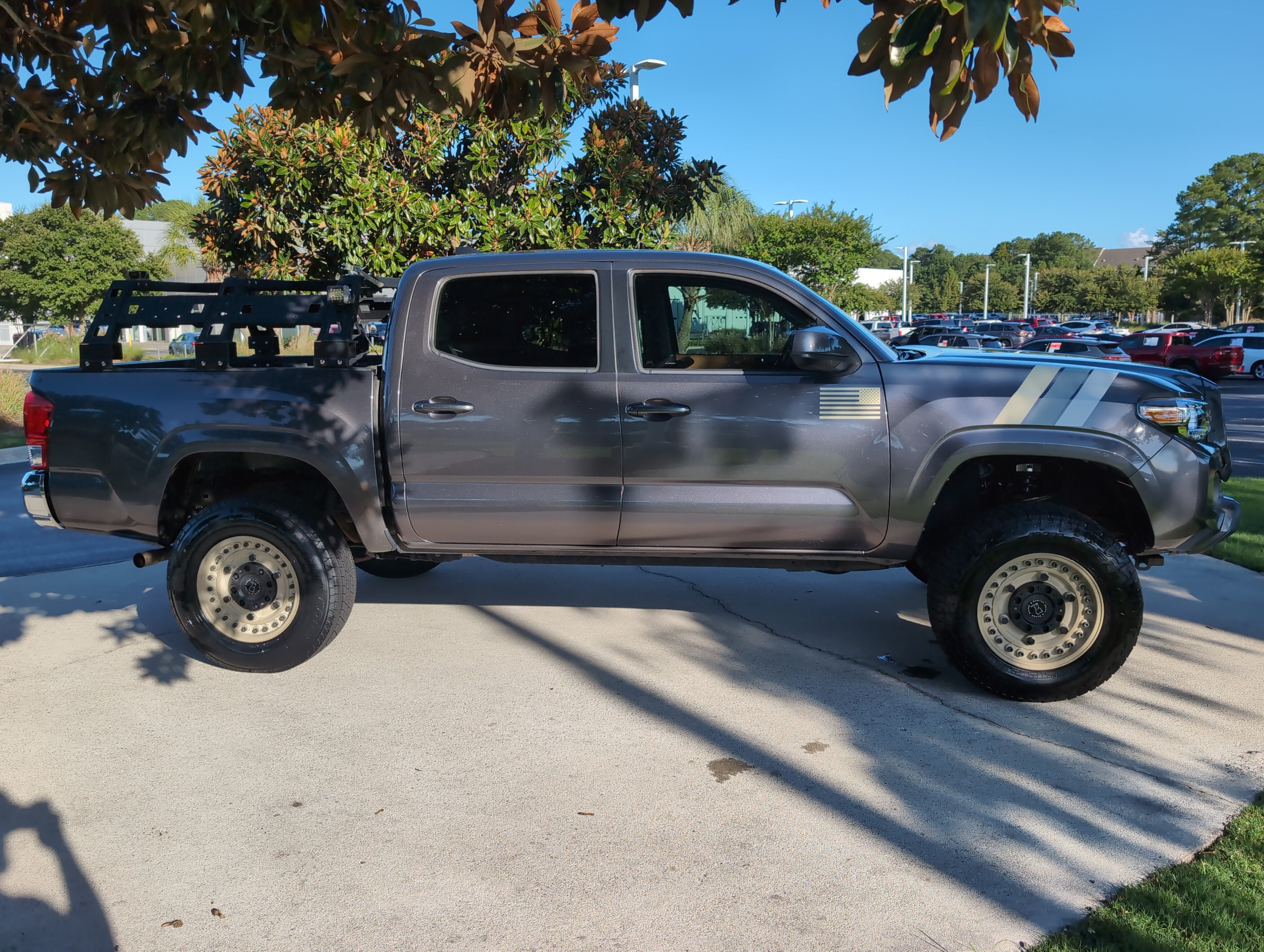 Used 2016 Toyota Tacoma SR5 w/ Towing Package RWD image 11