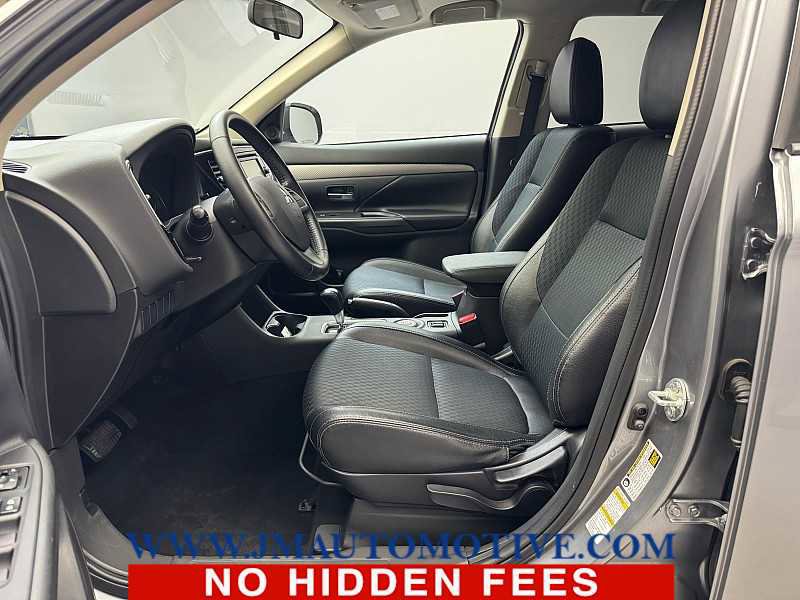 Used 2015 Mitsubishi Outlander SE AWD/4WD image 12