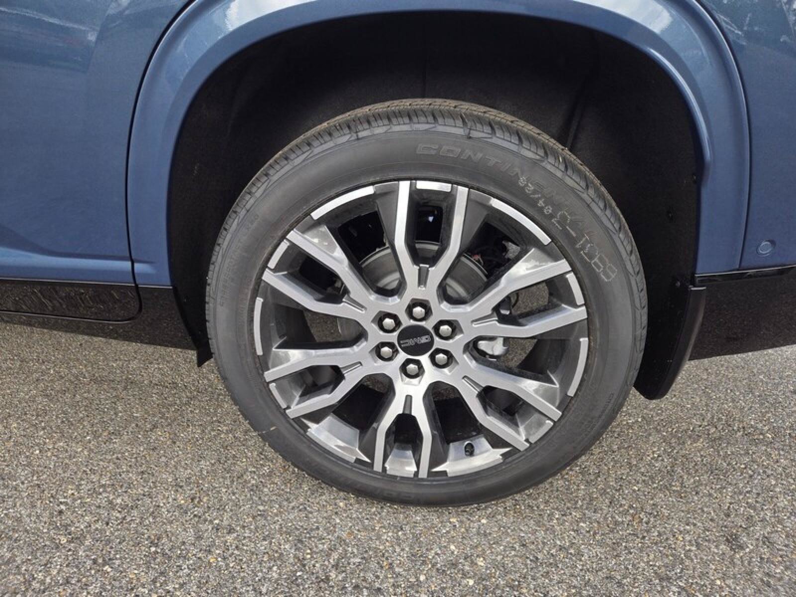 New 2026 GMC Acadia Denali Ultimate w/ LPO, Floor Liner Package FWD image 10