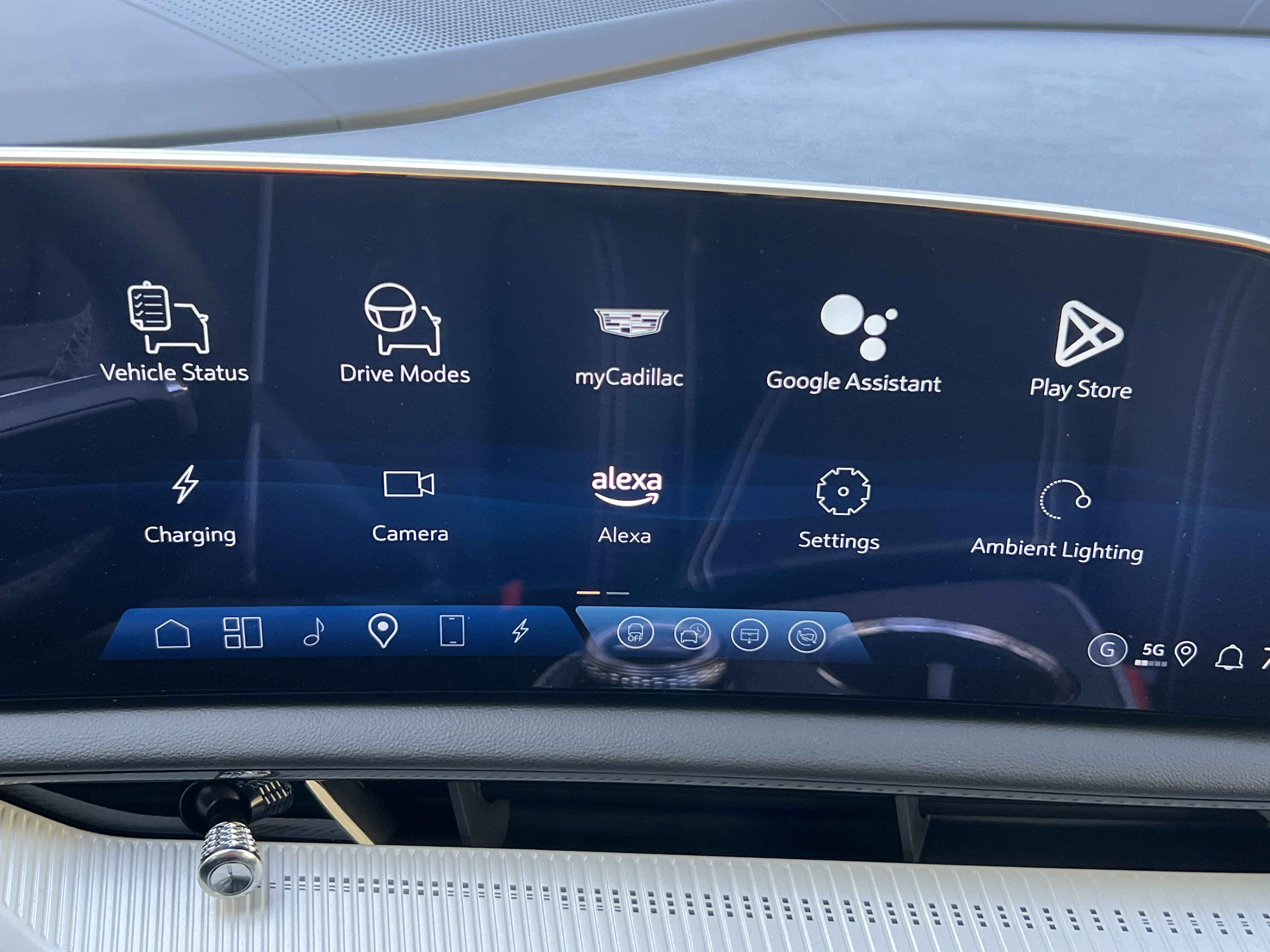 New 2025 Cadillac Optiq Sport 2 image 13