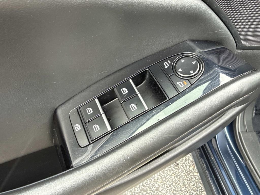 Used 2024 MAZDA MAZDA3 s image 20