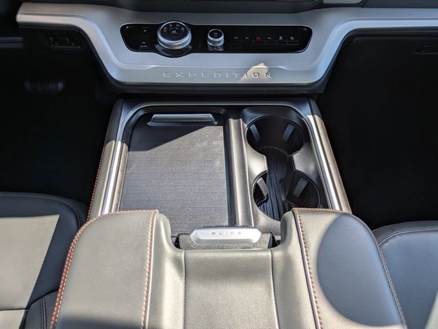 Certified 2025 Ford Expedition Active image 19