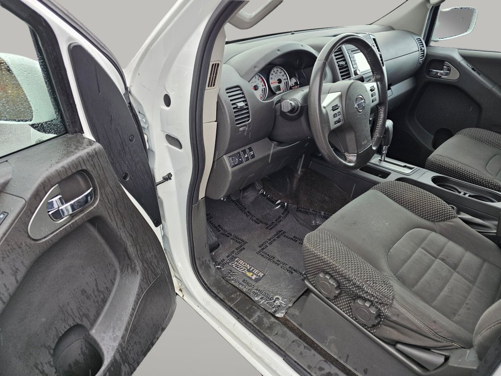 Used 2015 Nissan Frontier PRO-4X image 20