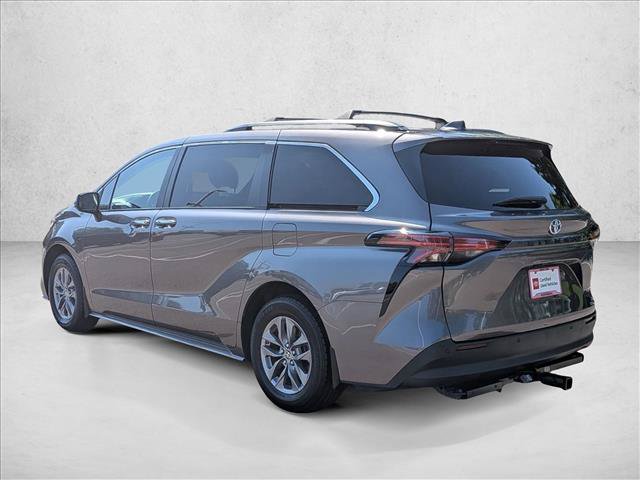 Certified 2022 Toyota Sienna XLE FWD image 8