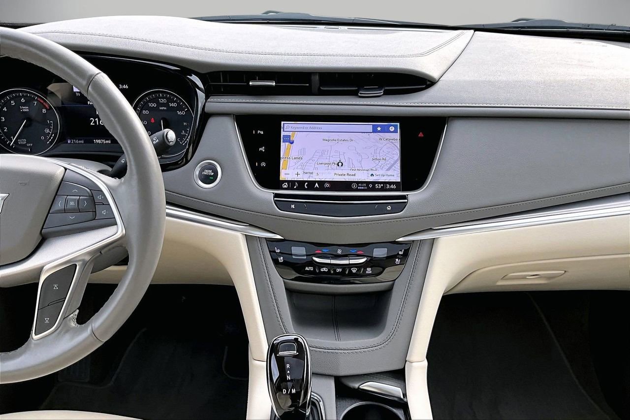 Used 2024 Cadillac XT5 Premium Luxury w/ Technology Package image 12