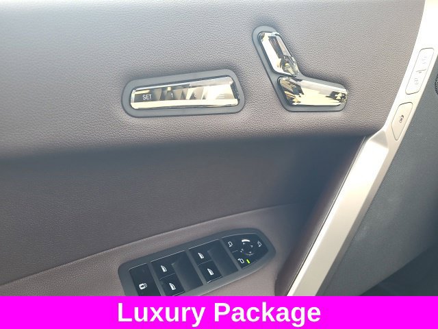Used 2024 BMW iX xDrive50 w/ Premium Package AWD/4WD image 39