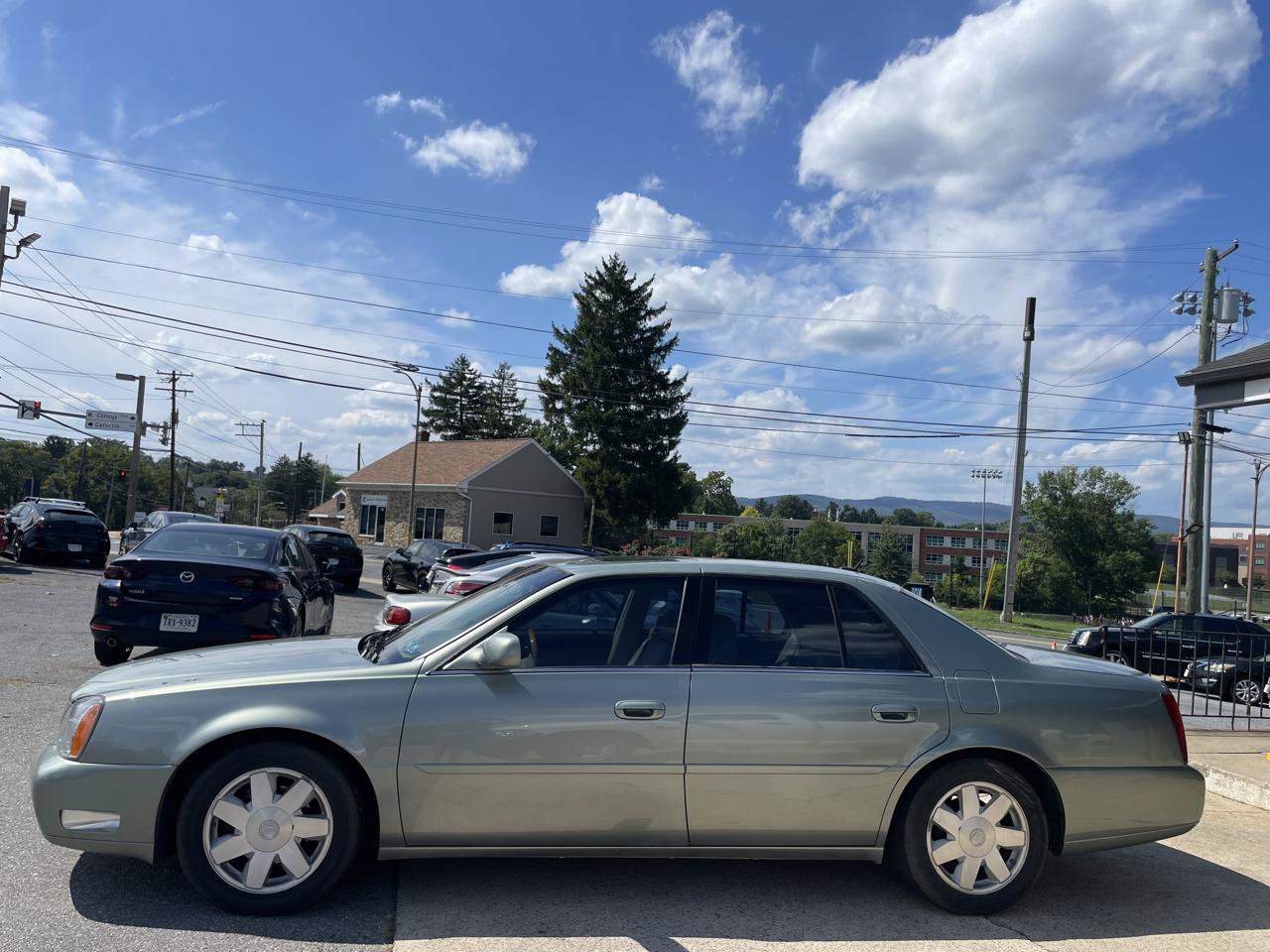 Used 2005 Cadillac De Ville DTS w/ Equipment Group FWD image 10