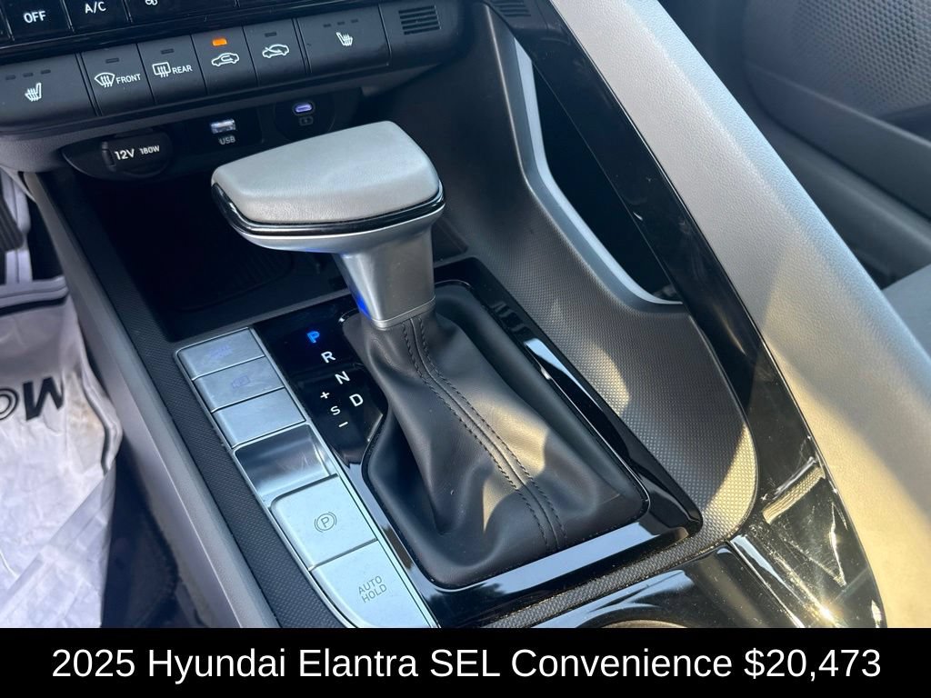 Used 2025 Hyundai Elantra SEL FWD image 31