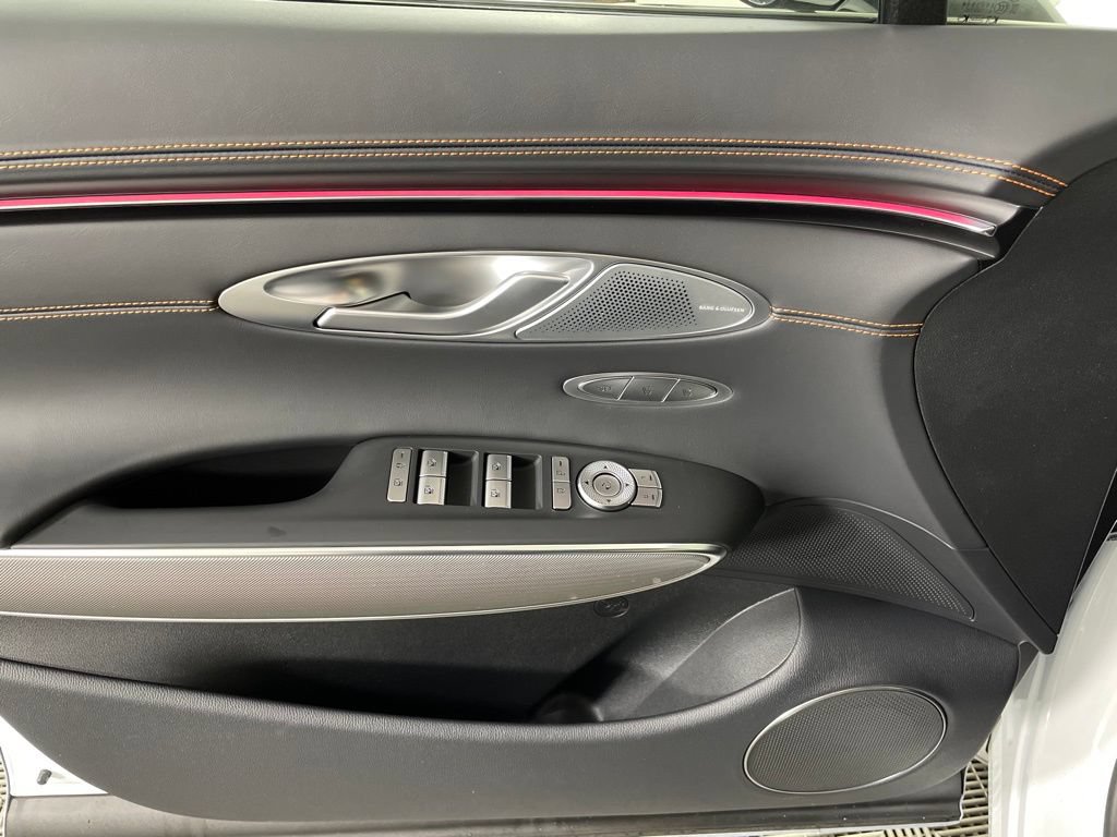 New 2026 Genesis GV70 3.5T Sport Advanced AWD/4WD image 18