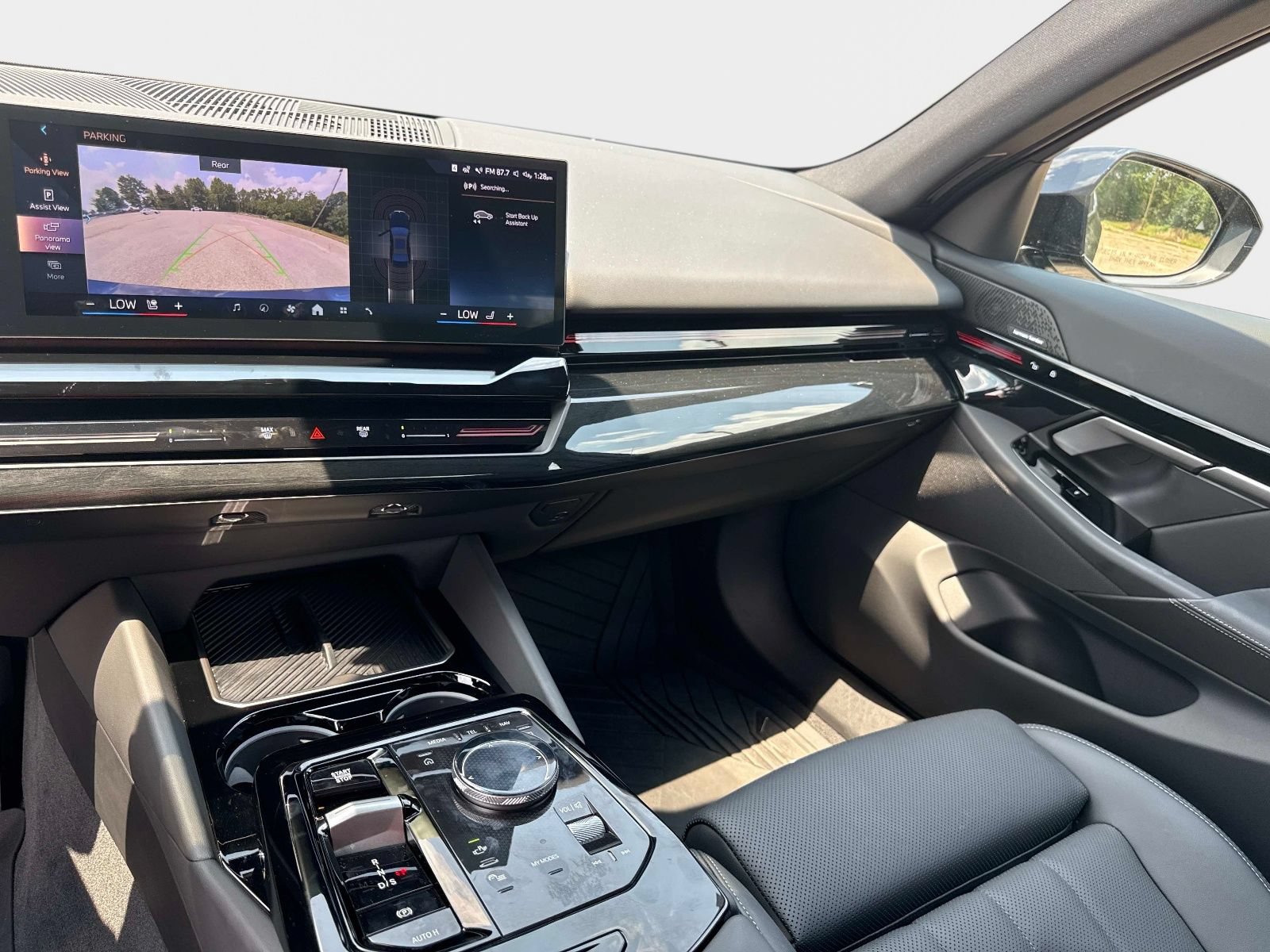 Used 2026 BMW 530i w/ M Sport Package RWD image 21